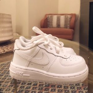 Nike Toddler Air Force 1 white shoes • worn once ✨